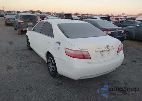2007 Toyota Camry Le z USA, uszkodzony, nr VIN JTNBE46K673097560